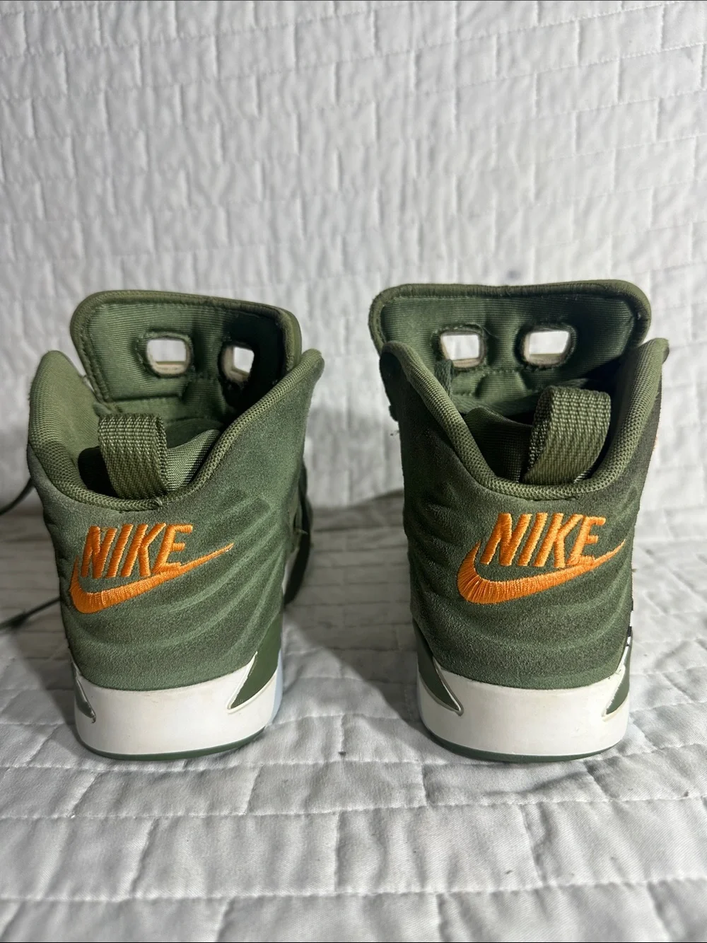 Jordan olive green